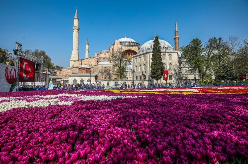 istanbul-kilim-ot-laleta-festival